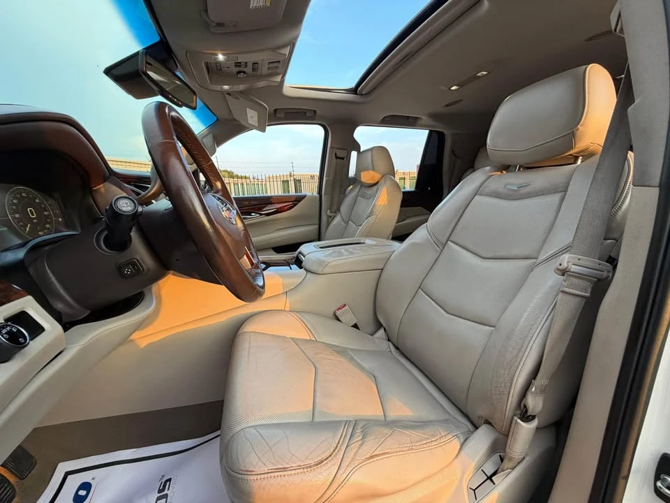 2015 Cadillac Escalade 4th Gen - Image 4 of 5