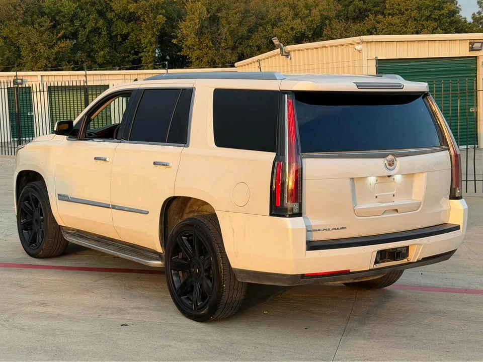 2015 Cadillac Escalade 4th Gen - Image 3 of 5