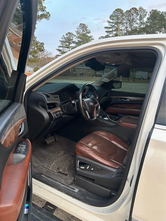 2015 Cadillac Escalade 4th Gen - Image 4 of 4