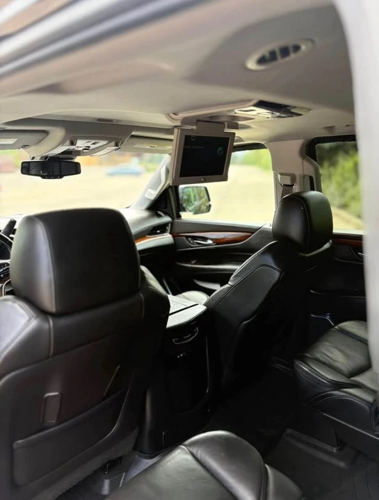 2015 Cadillac Escalade 4th Gen - Image 4 of 9