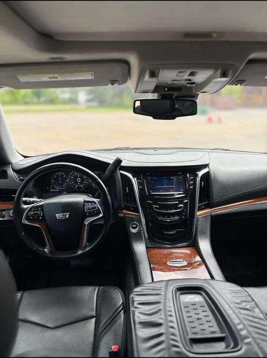 2015 Cadillac Escalade 4th Gen - Image 6 of 9