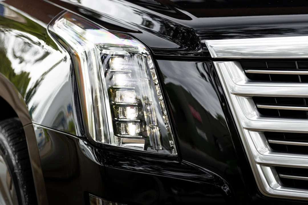 2015 Cadillac Escalade 4th Gen - Image 13 of 31