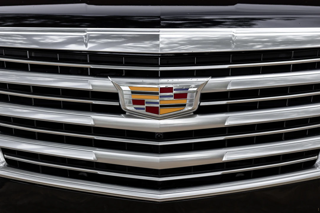2015 Cadillac Escalade 4th Gen - Image 19 of 31