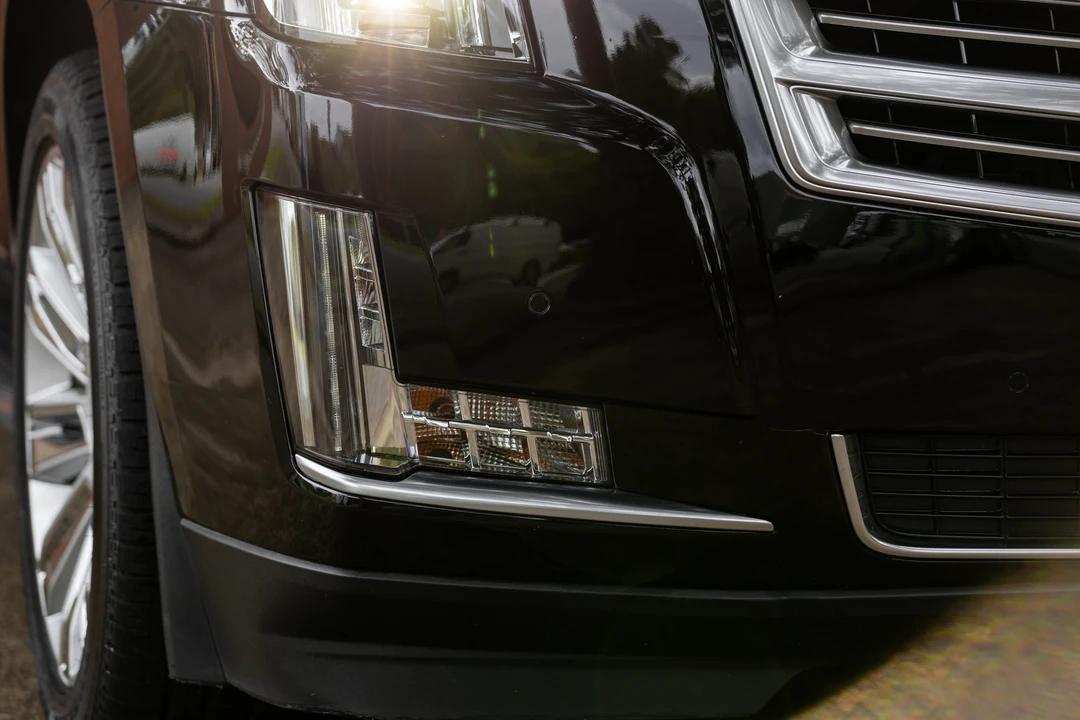 2015 Cadillac Escalade 4th Gen - Image 21 of 31