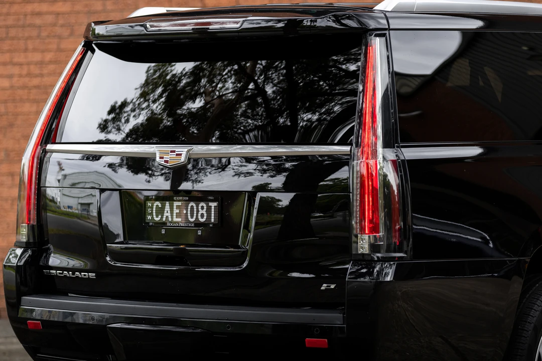 2015 Cadillac Escalade 4th Gen - Image 23 of 31