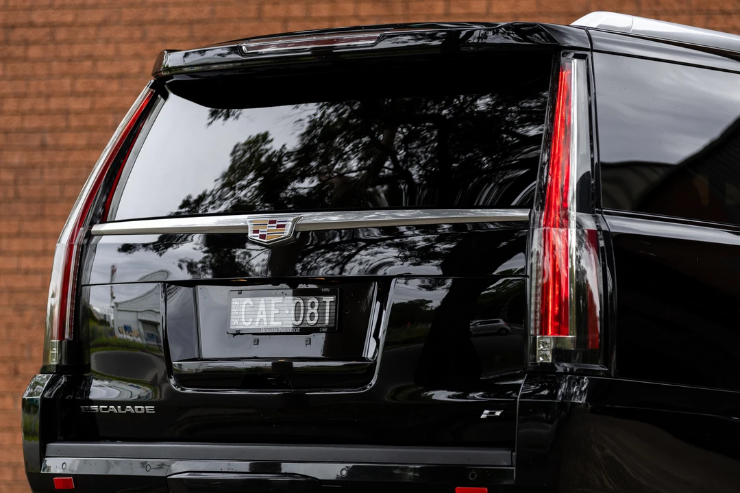 2015 Cadillac Escalade 4th Gen - Image 24 of 31