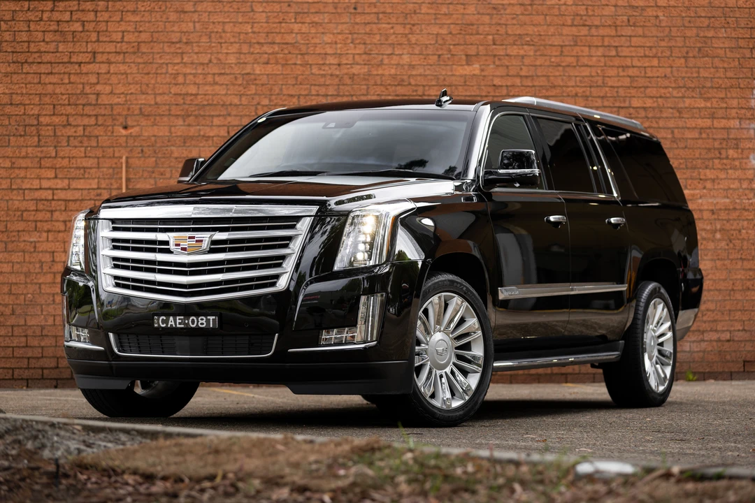 2015 Cadillac Escalade 4th Gen - Image 2 of 31