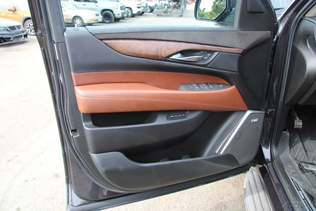 2015 Cadillac Escalade 4th Gen - Image 12 of 21