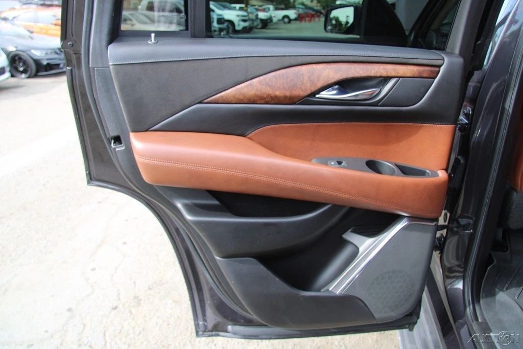 2015 Cadillac Escalade 4th Gen - Image 19 of 21
