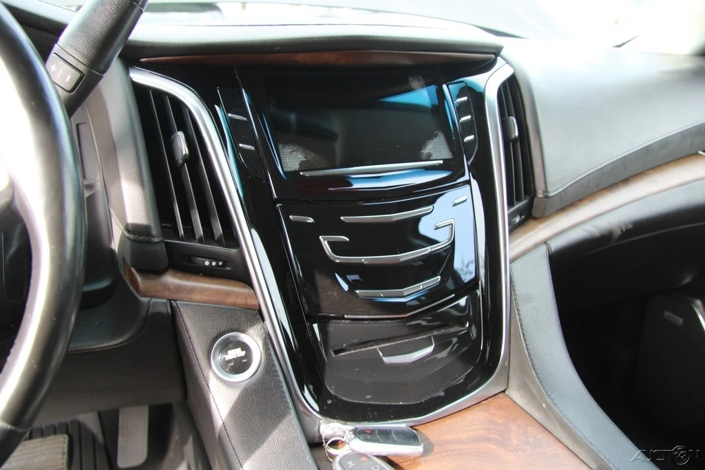 2015 Cadillac Escalade 4th Gen - Image 18 of 21