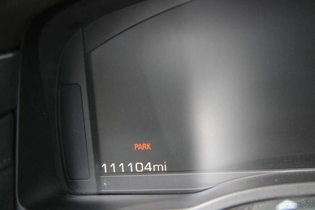 2015 Cadillac Escalade 4th Gen - Image 16 of 21