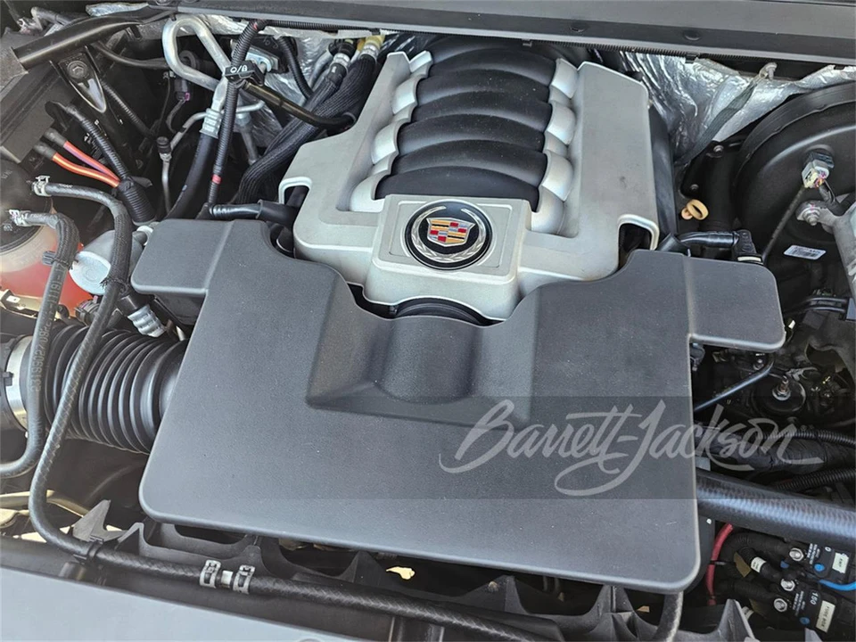 2015 Cadillac Escalade 4th Gen - Image 2 of 5