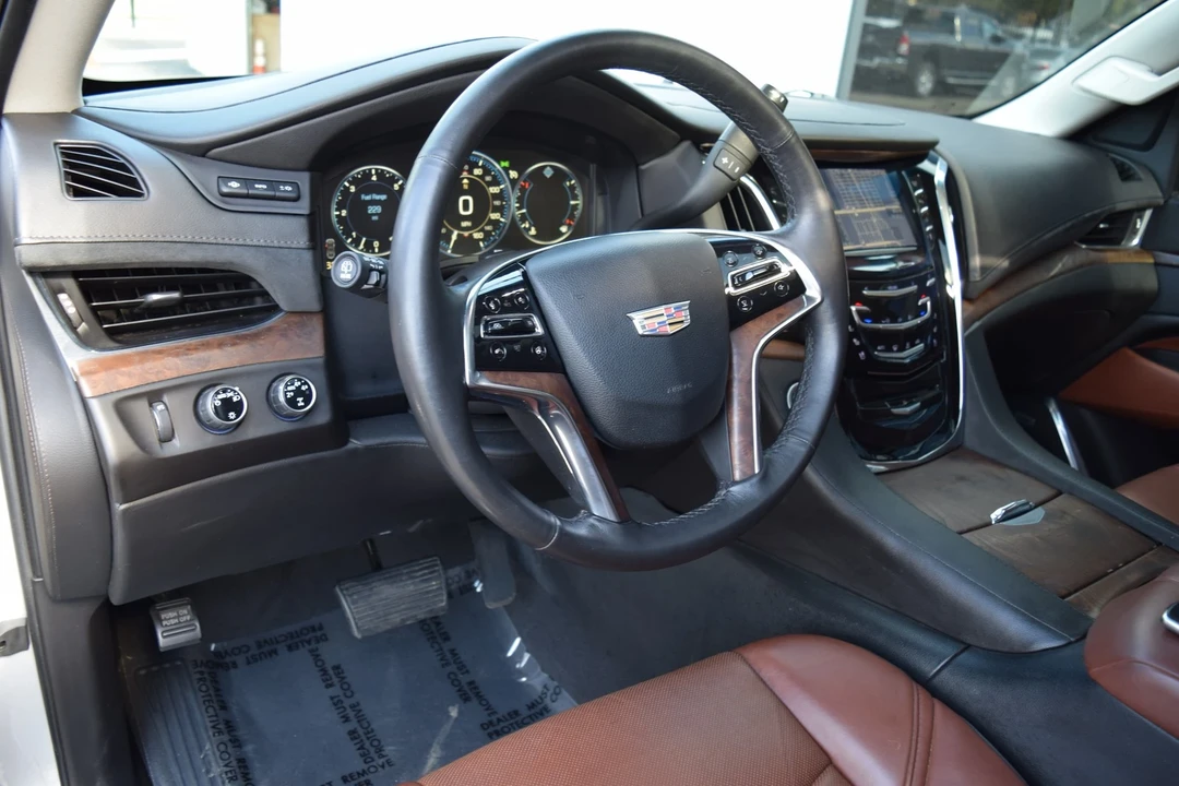 2015 Cadillac Escalade 4th Gen - Image 16 of 21