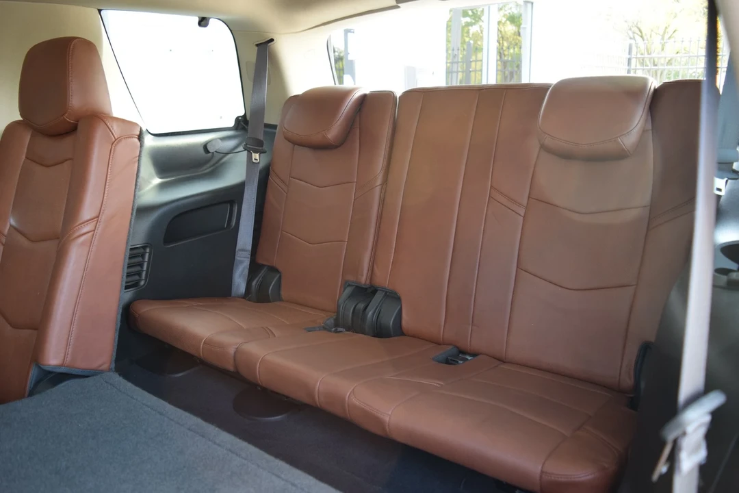 2015 Cadillac Escalade 4th Gen - Image 19 of 21