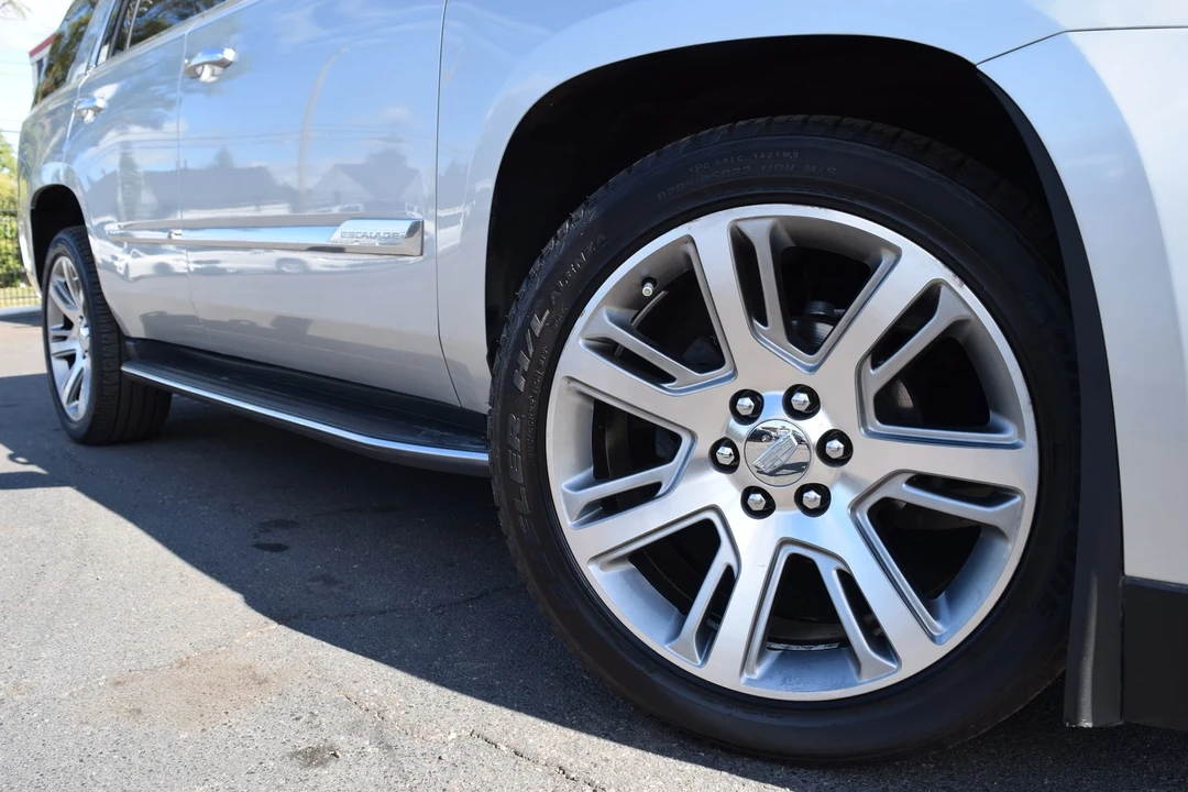 2015 Cadillac Escalade 4th Gen - Image 13 of 21