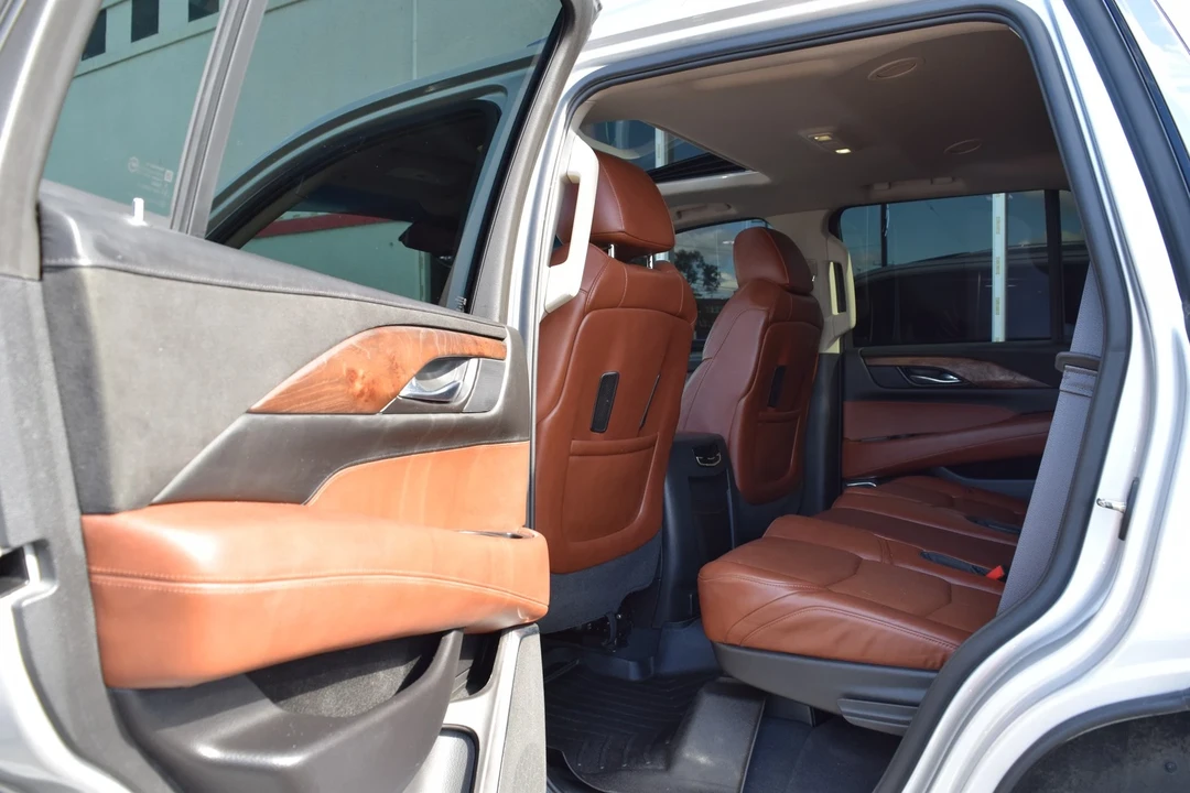 2015 Cadillac Escalade 4th Gen - Image 17 of 21