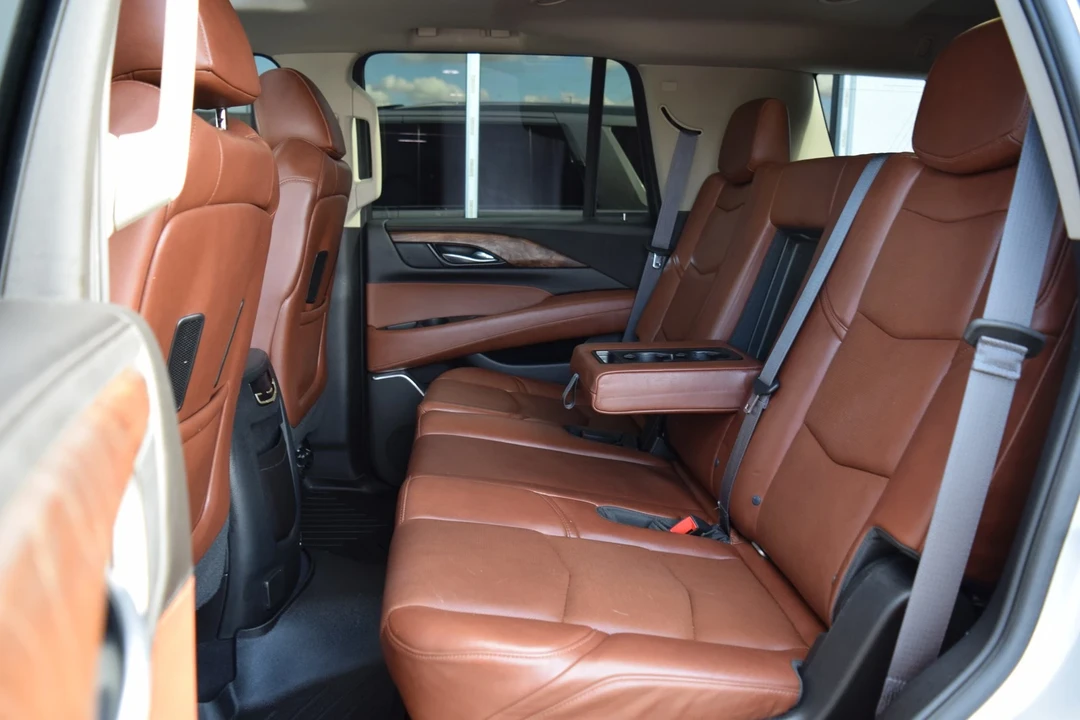 2015 Cadillac Escalade 4th Gen - Image 18 of 21