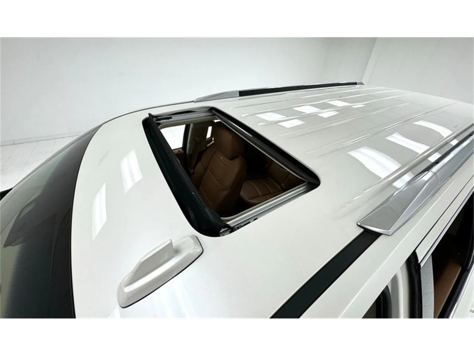 2015 Cadillac Escalade 4th Gen - Image 14 of 31