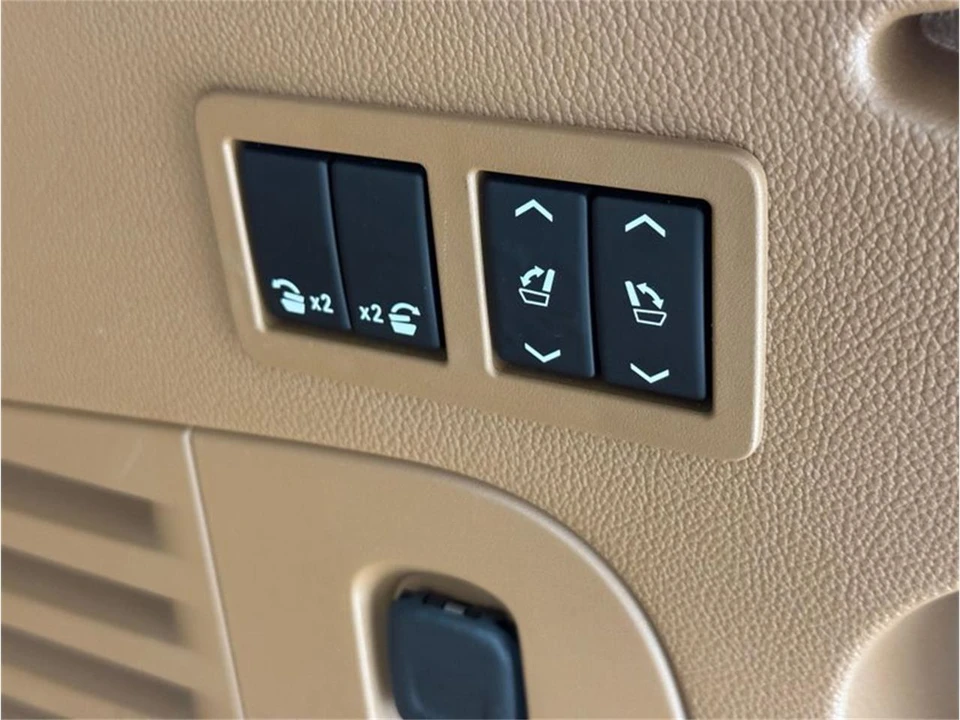 2015 Cadillac Escalade 4th Gen - Image 30 of 31
