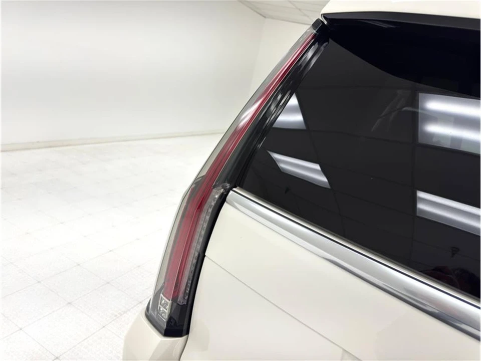 2015 Cadillac Escalade 4th Gen - Image 18 of 31