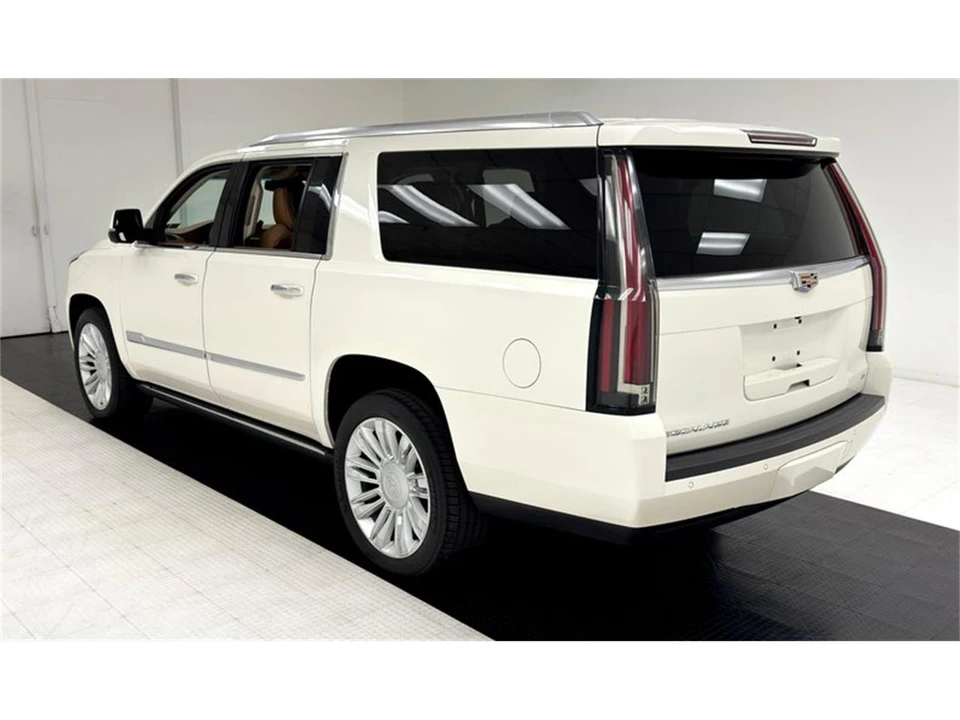 2015 Cadillac Escalade 4th Gen - Image 3 of 31