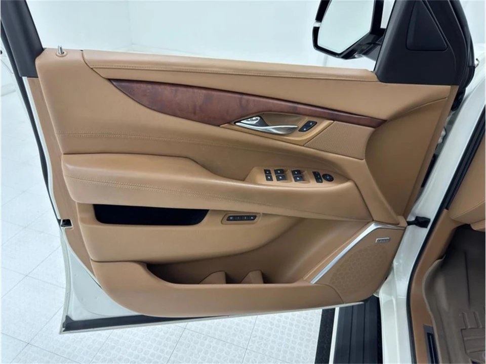 2015 Cadillac Escalade 4th Gen - Image 31 of 31