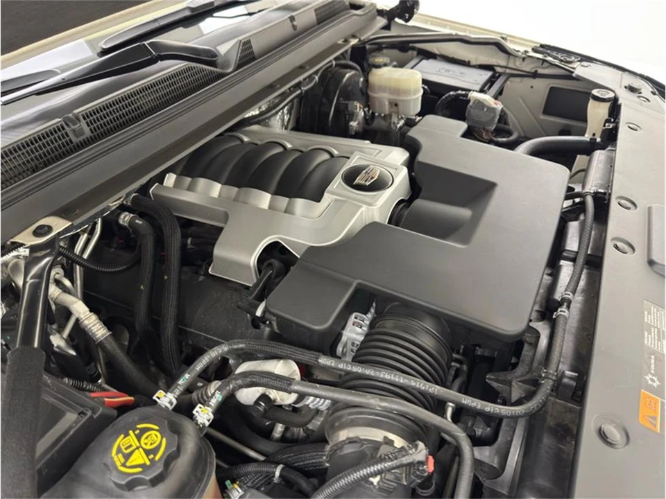 2015 Cadillac Escalade 4th Gen - Image 23 of 31