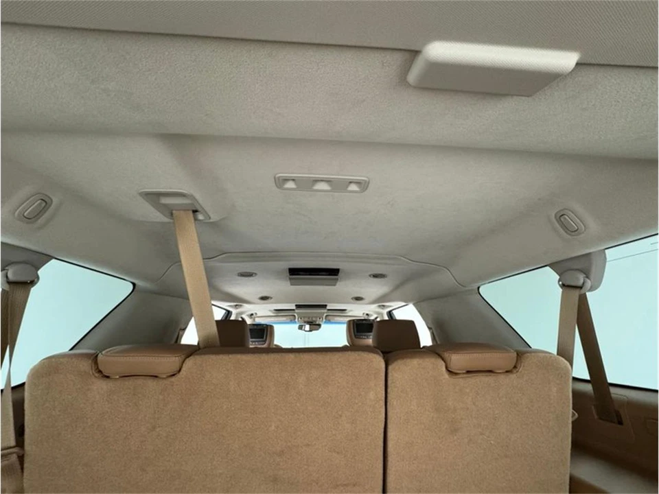 2015 Cadillac Escalade 4th Gen - Image 28 of 31