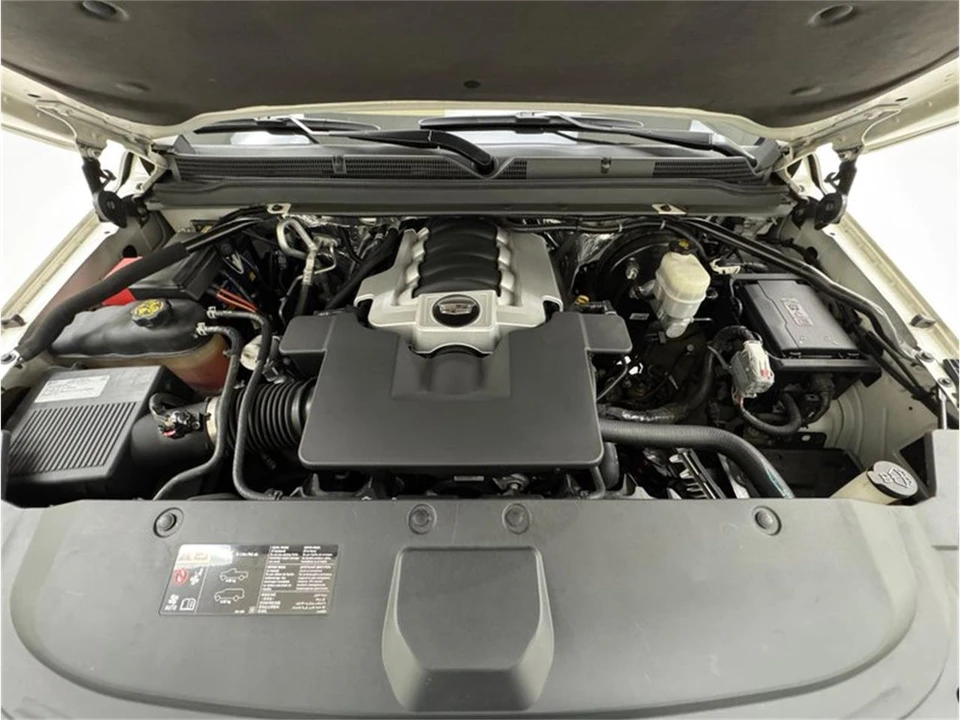 2015 Cadillac Escalade 4th Gen - Image 24 of 31