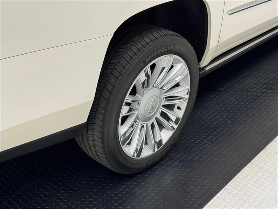 2015 Cadillac Escalade 4th Gen - Image 20 of 31