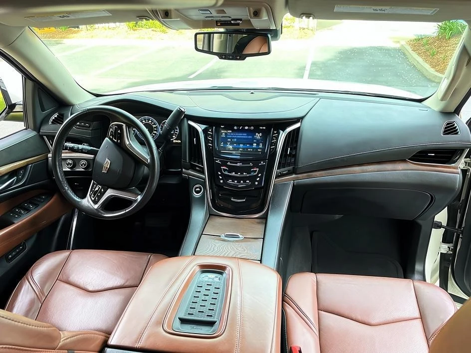 2015 Cadillac Escalade 4th Gen - Image 16 of 21