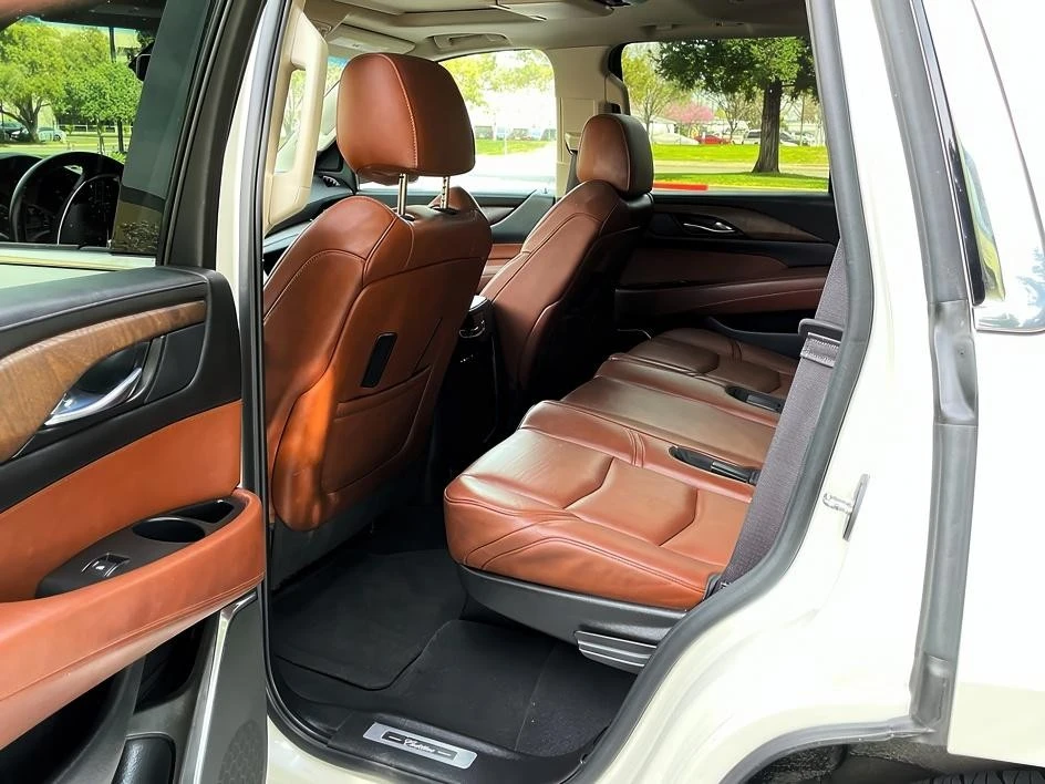 2015 Cadillac Escalade 4th Gen - Image 19 of 21