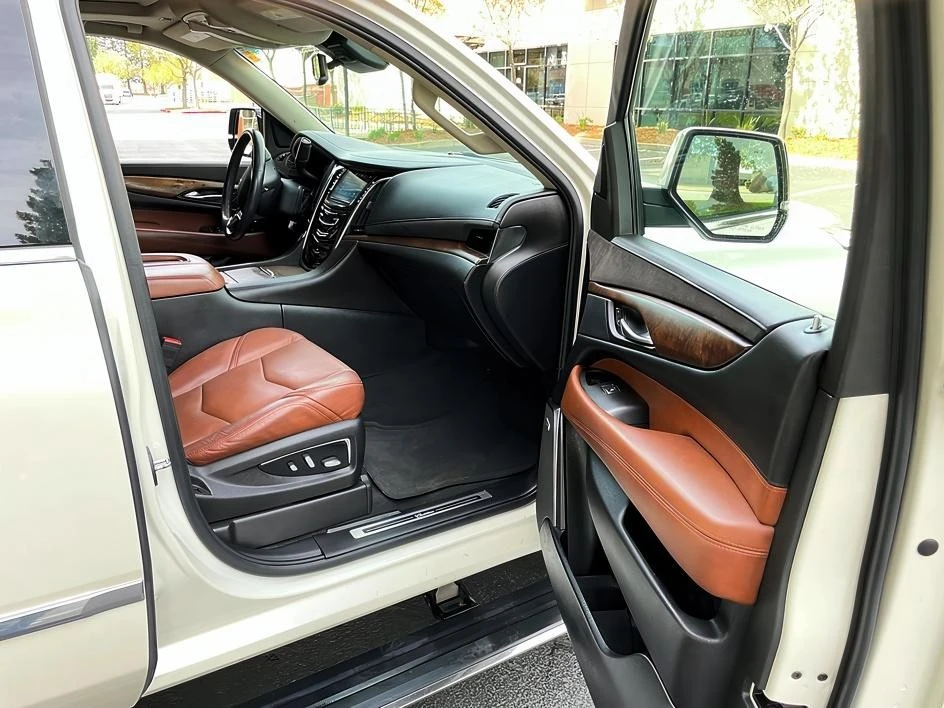2015 Cadillac Escalade 4th Gen - Image 10 of 21