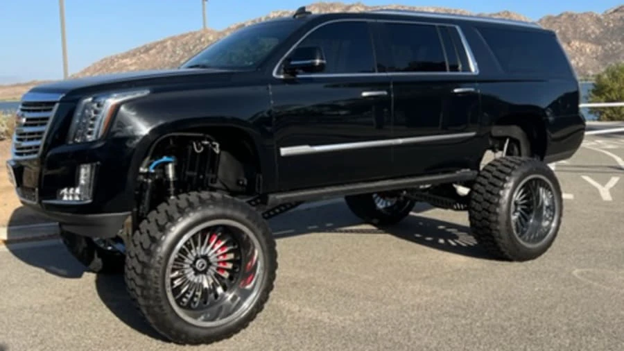 2015 Cadillac Escalade 4th Gen - Image 7 of 14