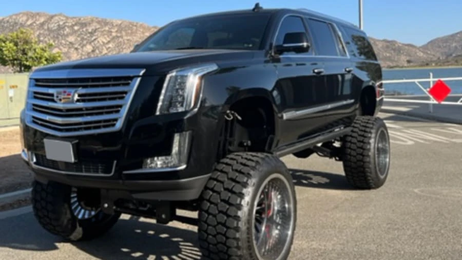 2015 Cadillac Escalade 4th Gen - Image 13 of 14