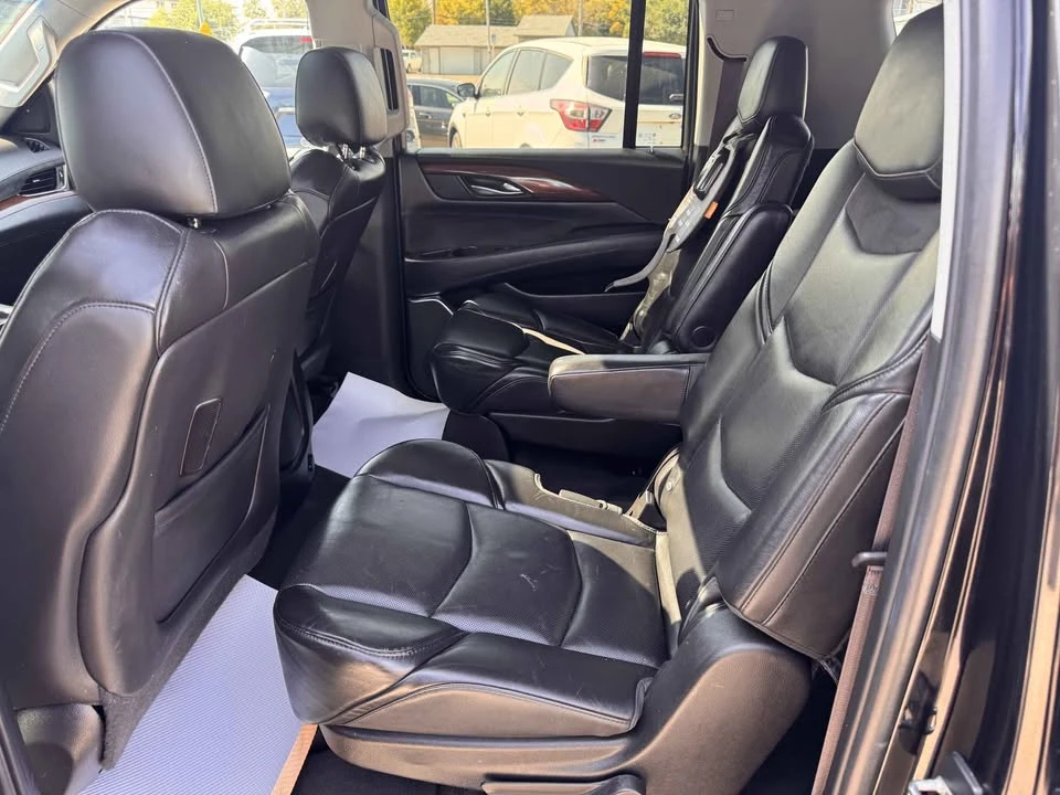 2015 Cadillac Escalade 4th Gen - Image 4 of 5