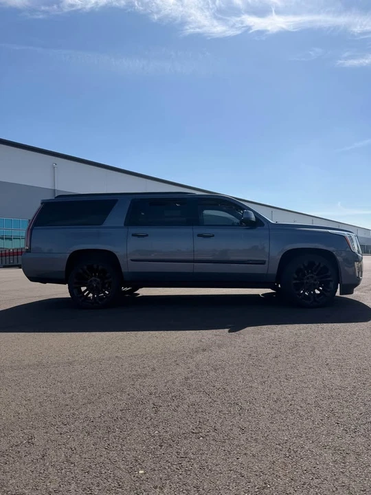 2015 Cadillac Escalade 4th Gen - Image 3 of 8