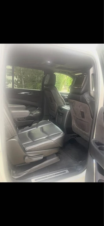 2015 Cadillac Escalade 4th Gen - Image 4 of 5