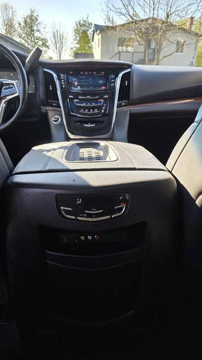 2015 Cadillac Escalade 4th Gen - Image 10 of 11