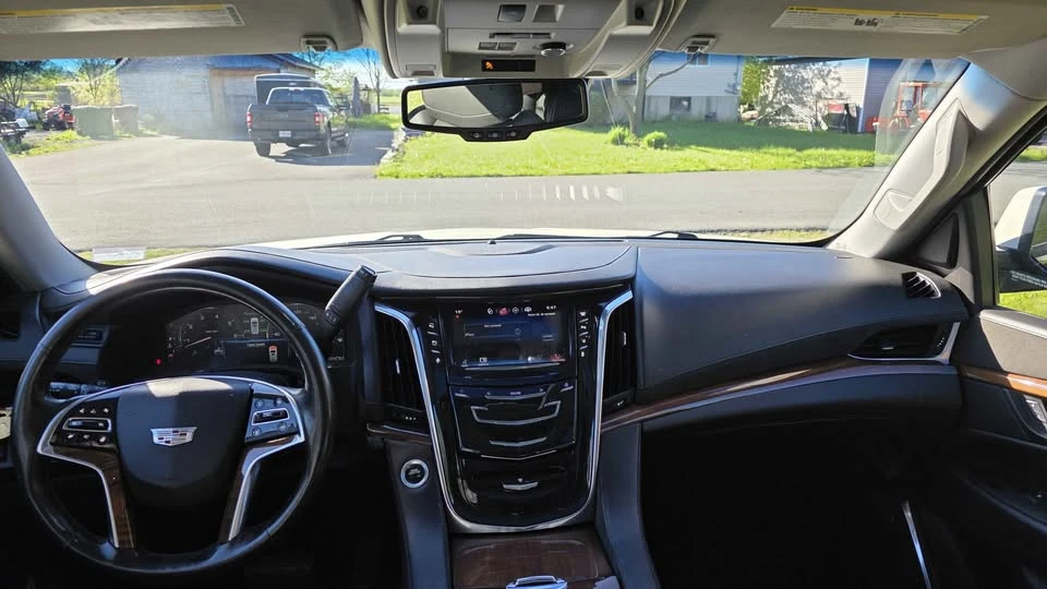 2015 Cadillac Escalade 4th Gen - Image 9 of 11