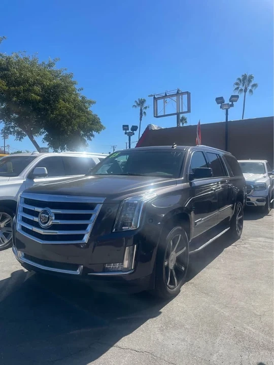 2015 Cadillac Escalade 4th Gen - Image 3 of 3