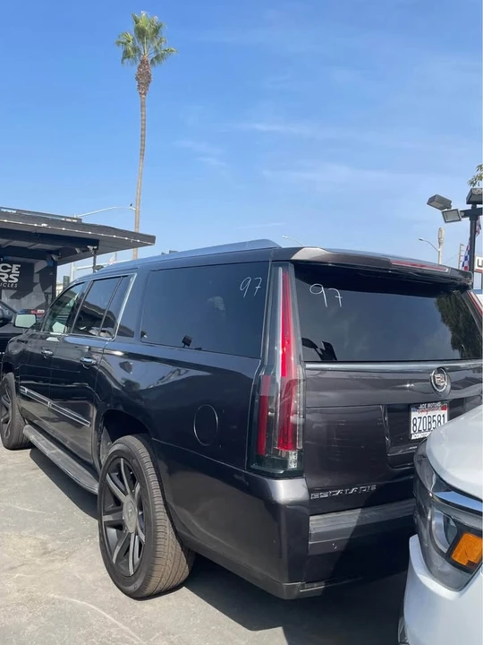 2015 Cadillac Escalade 4th Gen - Image 3 of 3