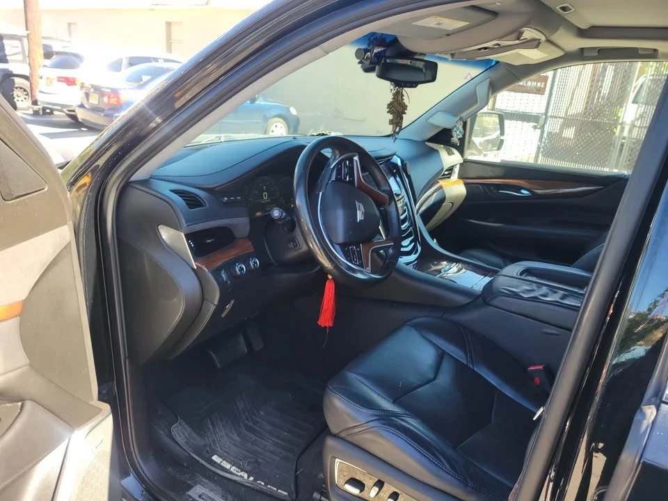 2015 Cadillac Escalade 4th Gen - Image 5 of 10