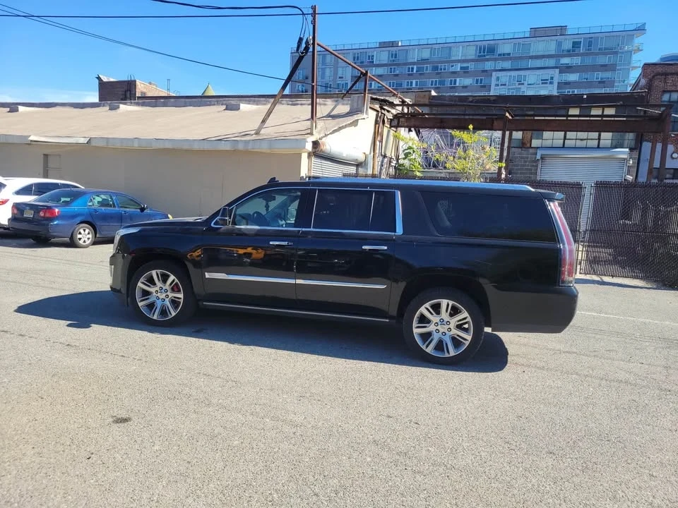2015 Cadillac Escalade 4th Gen - Image 6 of 10