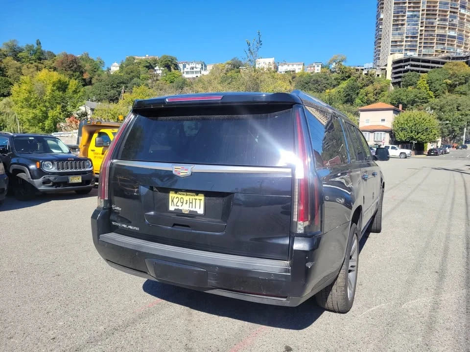 2015 Cadillac Escalade 4th Gen - Image 7 of 10