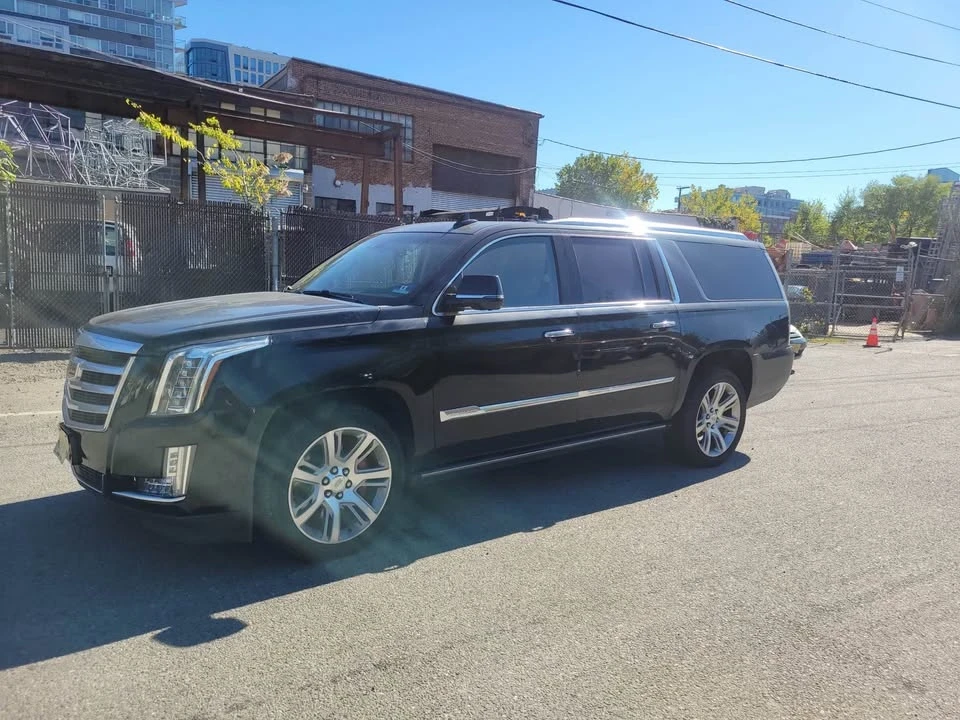 2015 Cadillac Escalade 4th Gen - Image 2 of 10
