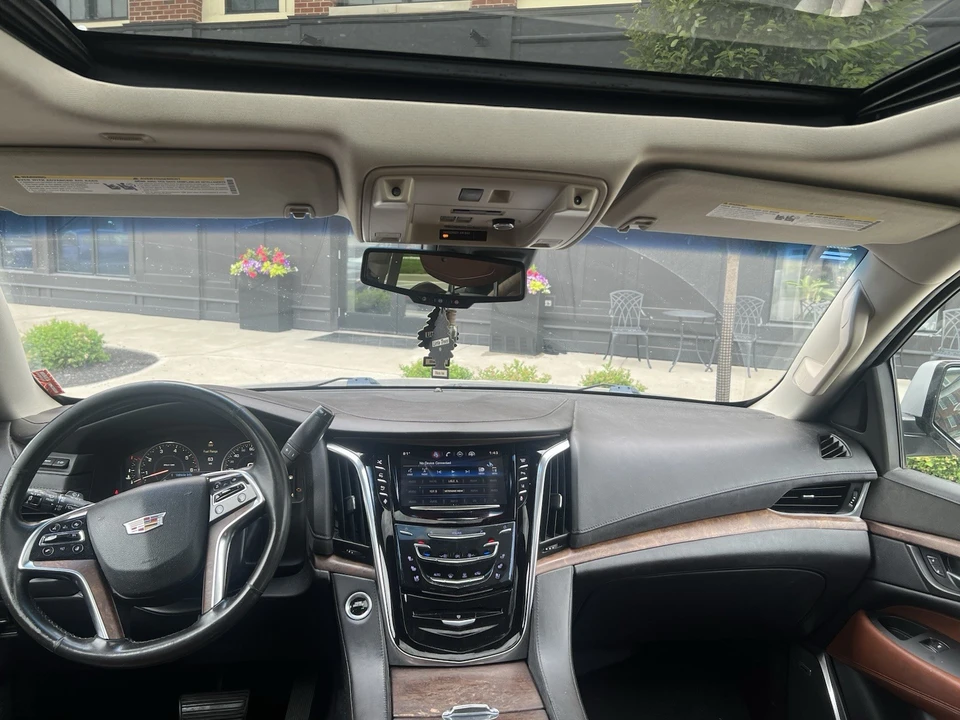 2015 Cadillac Escalade 4th Gen - Image 7 of 13