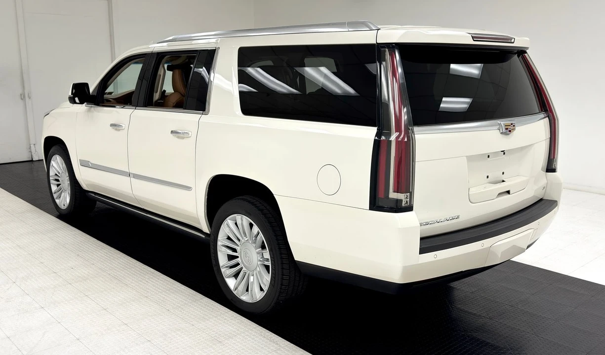 2015 Cadillac Escalade 4th Gen - Image 3 of 21