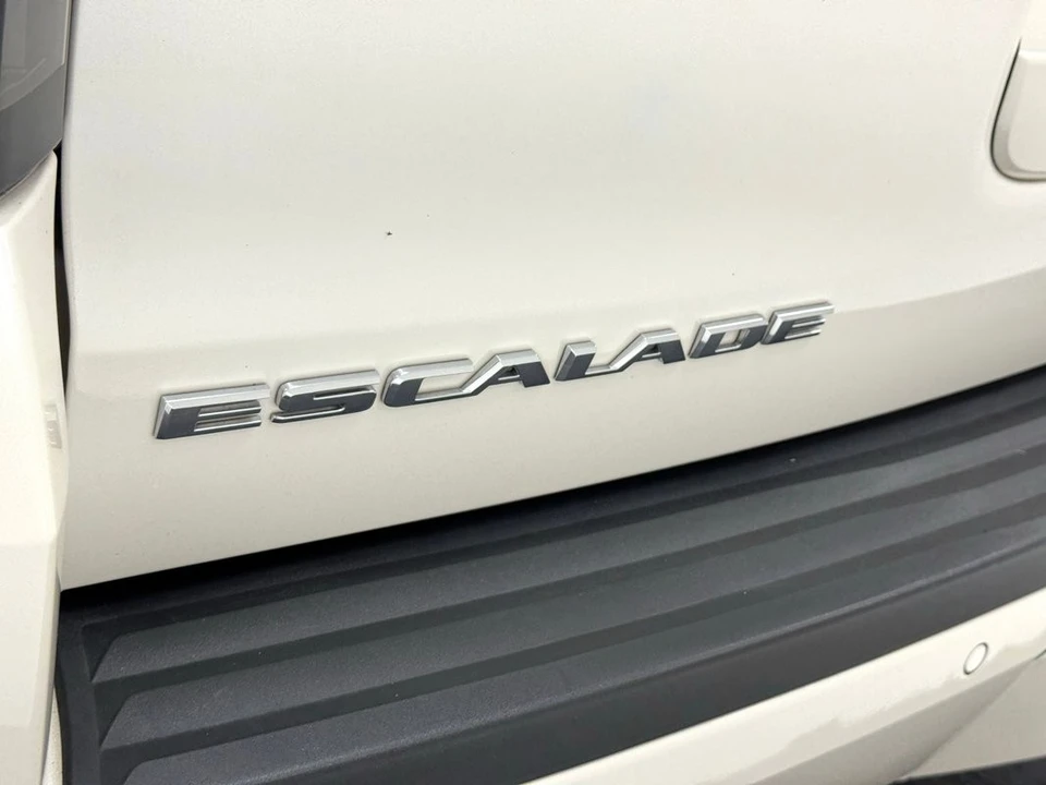 2015 Cadillac Escalade 4th Gen - Image 16 of 21