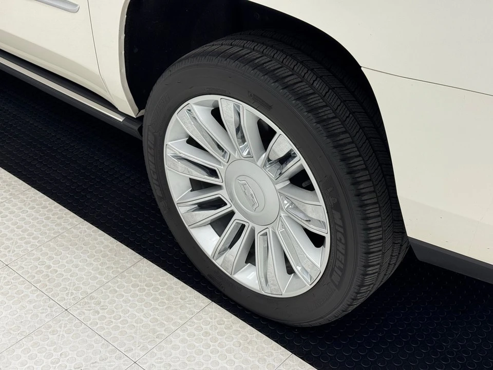 2015 Cadillac Escalade 4th Gen - Image 19 of 21